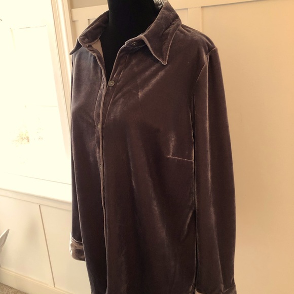 Gray Silver Stretch Velvet Boyfriend Tunic Shirt. Medium - Picture 2 of 6